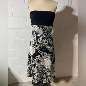 Floral black & white flowing tube top
dress/Maxi skirt